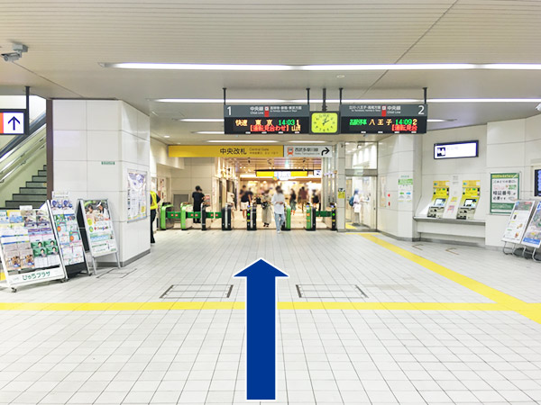 武蔵境駅を降りて中央改札へ向かいます。